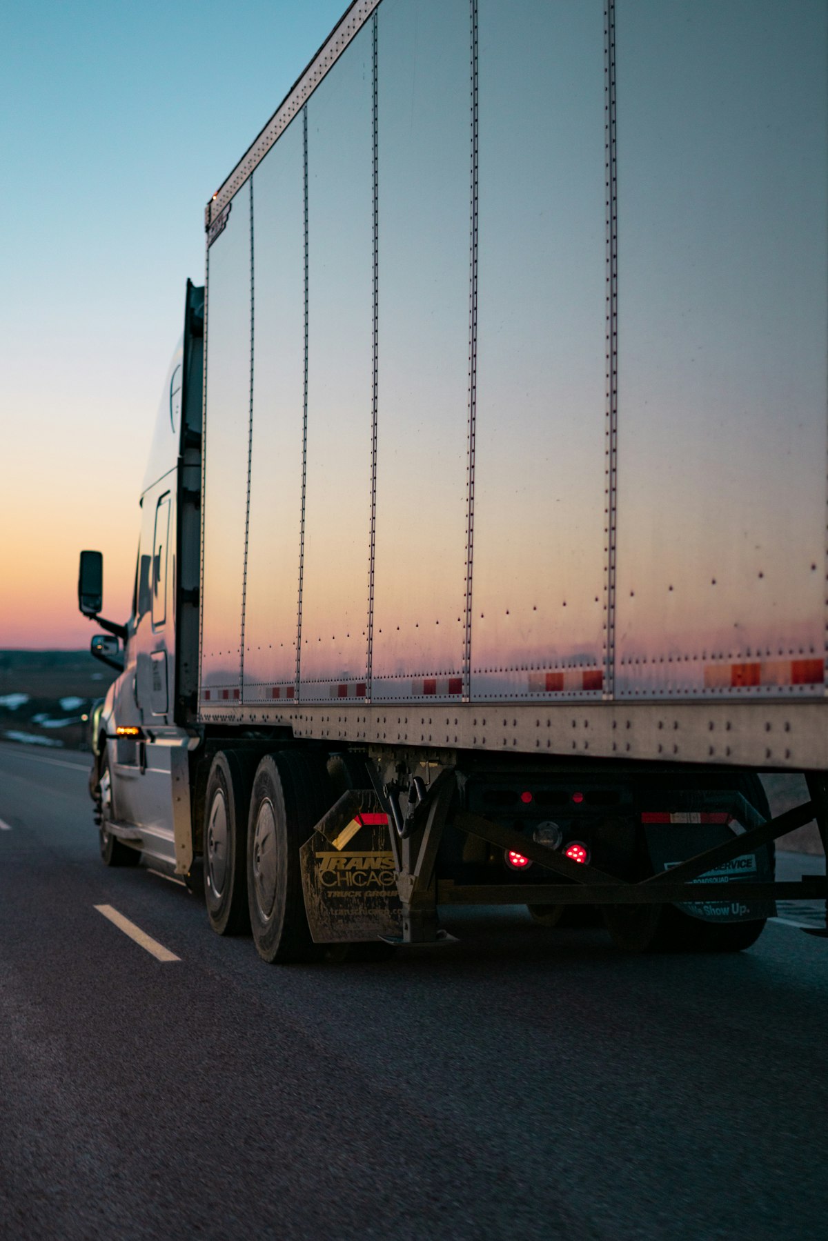 Amazon FBA Shipping Guide: LTL & Trucking for Sellers